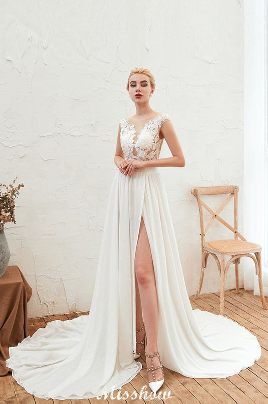 Sexy Brautkleid mit hohem Schlitz und Flügelärmeln, transparenter Rücken, elfenbeinfarbene Spitze