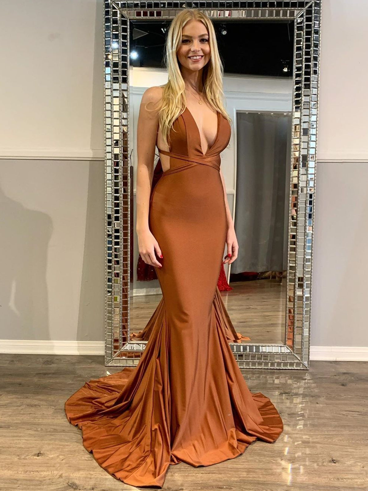 Sexy Lange Meerjungfrau V-Ausschnitt Satin Offener Rücken Abschlussballkleider