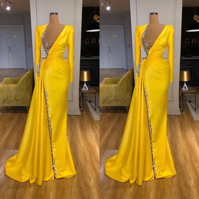Sexy langes gelbes Ballkleid mit V-Ausschnitt, Pailletten und Schlitz und langen Ärmeln