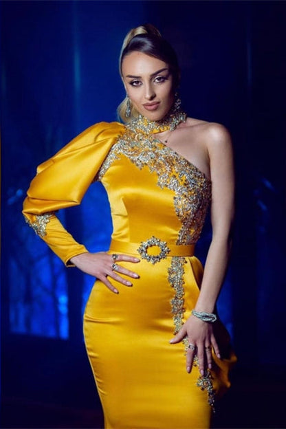 Sexy Meerjungfrau-Ballkleid aus Satin mit Puffärmeln und Glitzerkristallen