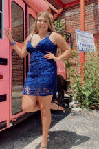 Vestidos de fiesta cortos, sexys, azul rey, con escote en V y tirantes finos, sin mangas