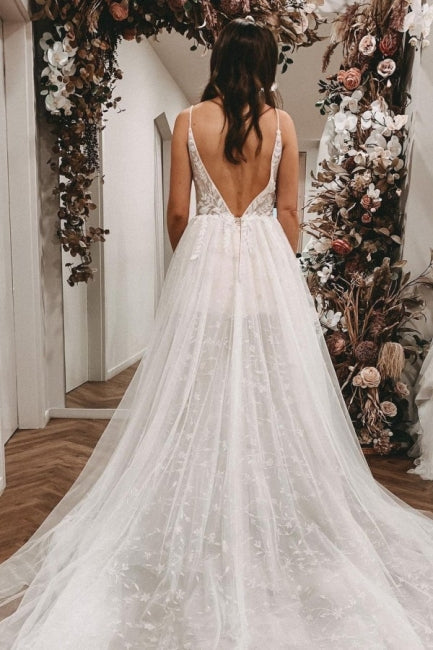 Vestidos de novia sexys de encaje, sin mangas y con tirantes finos
