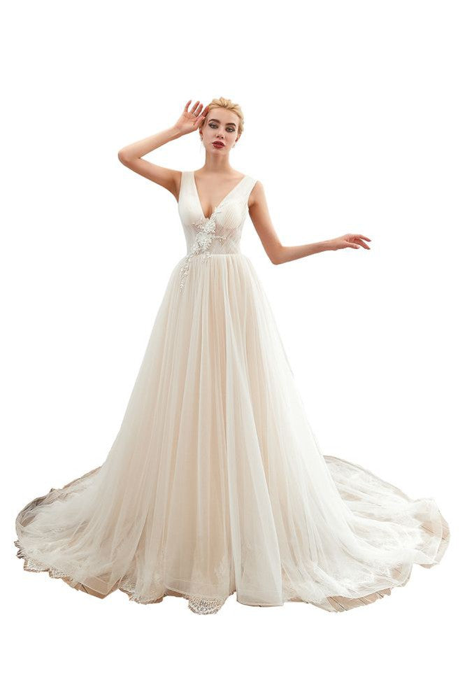 Sexy Prinzessinnen-Brautkleid aus Tüll mit V-Ausschnitt und Spitzenapplikationen