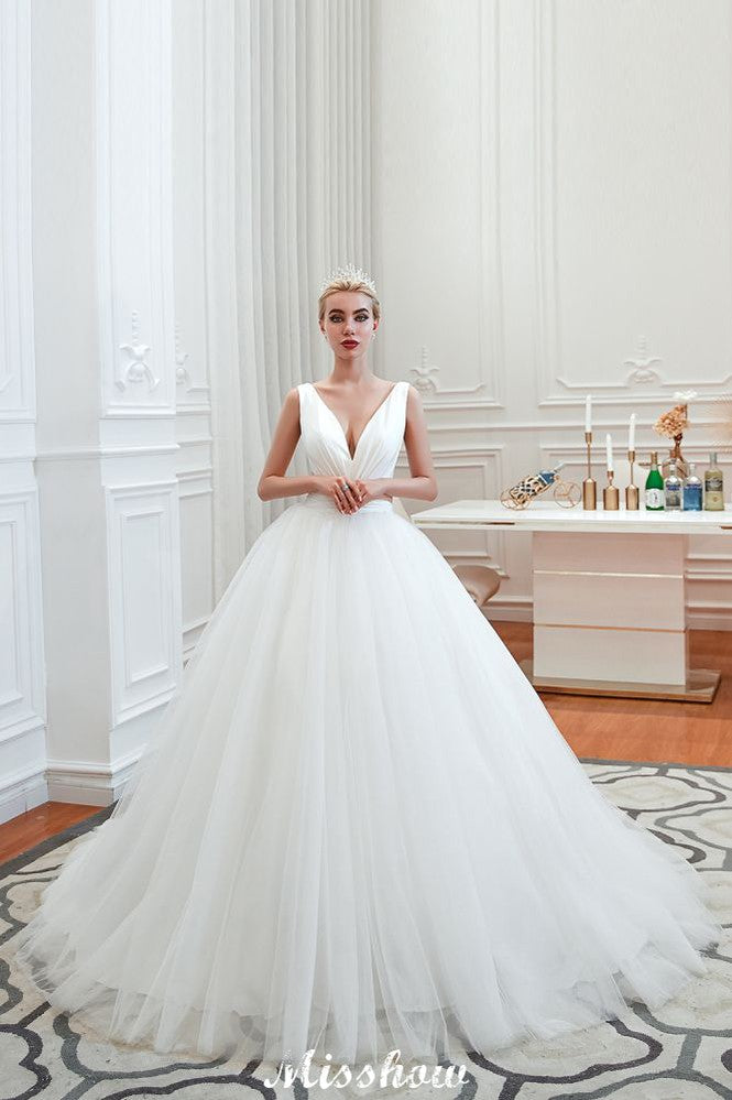 Sexy V-Ausschnitt Ärmelloses Prinzessin Frühlingshochzeitskleid | Weiße Brautkleider mit tiefem Rücken und Gürtel