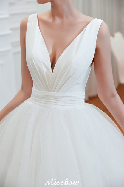 Sexy V-Ausschnitt Ärmelloses Prinzessin Frühlingshochzeitskleid | Weiße Brautkleider mit tiefem Rücken und Gürtel