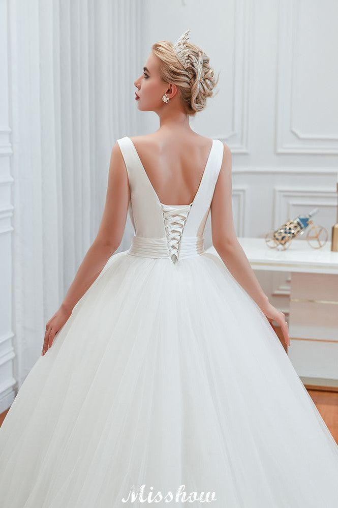 Sexy V-Ausschnitt Ärmelloses Prinzessin Frühlingshochzeitskleid | Weiße Brautkleider mit tiefem Rücken und Gürtel