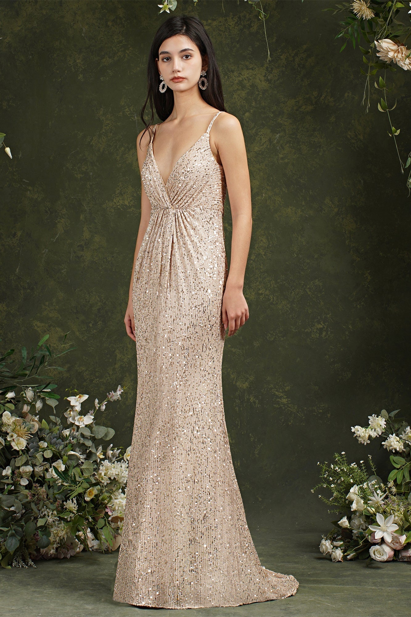 Vestido de dama de honor/baile de graduación con tirantes finos, escote en V y corte sirena hasta el suelo con lentejuelas brillantes