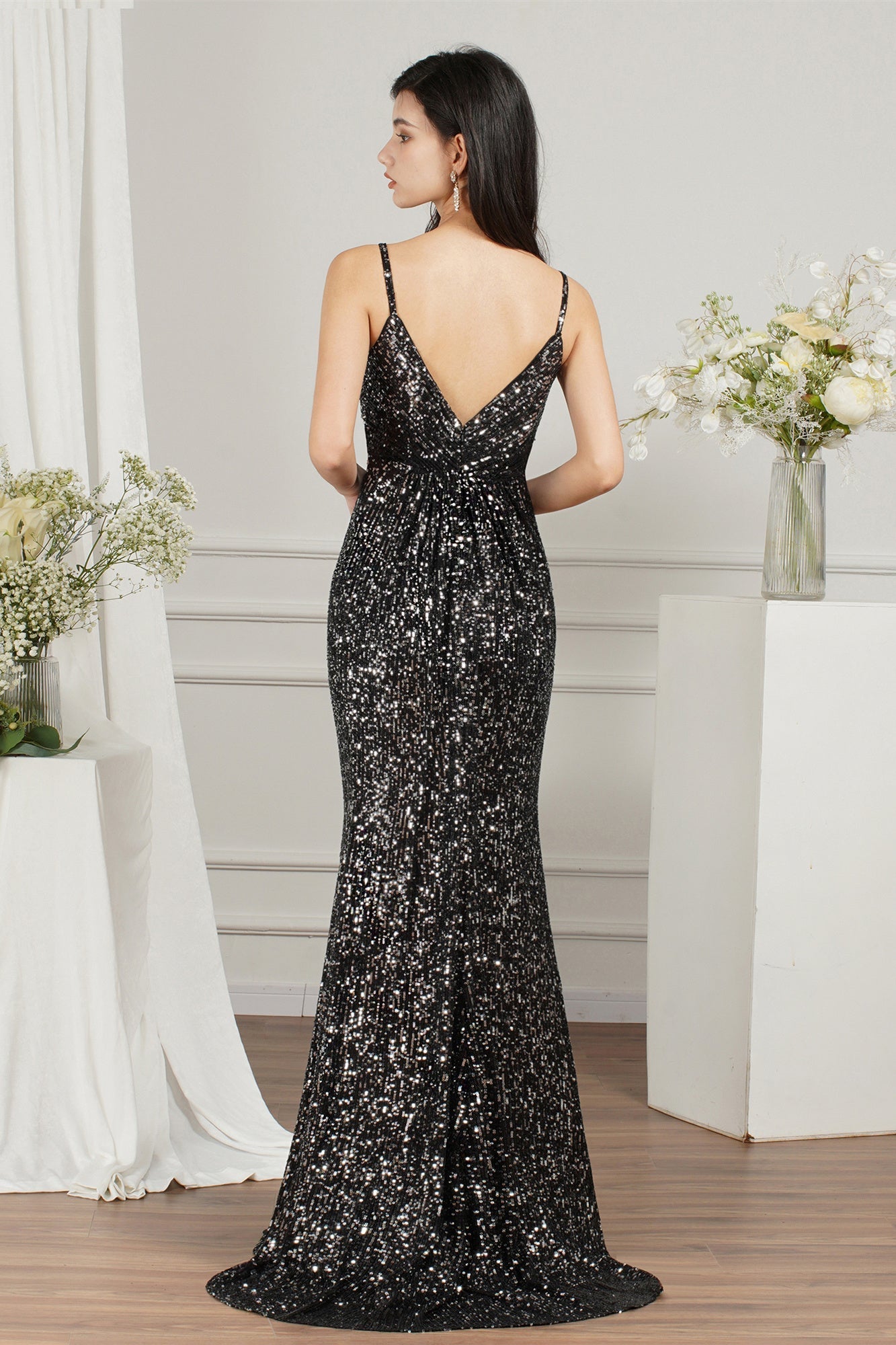 Vestido de dama de honor/baile de graduación con tirantes finos, escote en V y corte sirena hasta el suelo con lentejuelas brillantes
