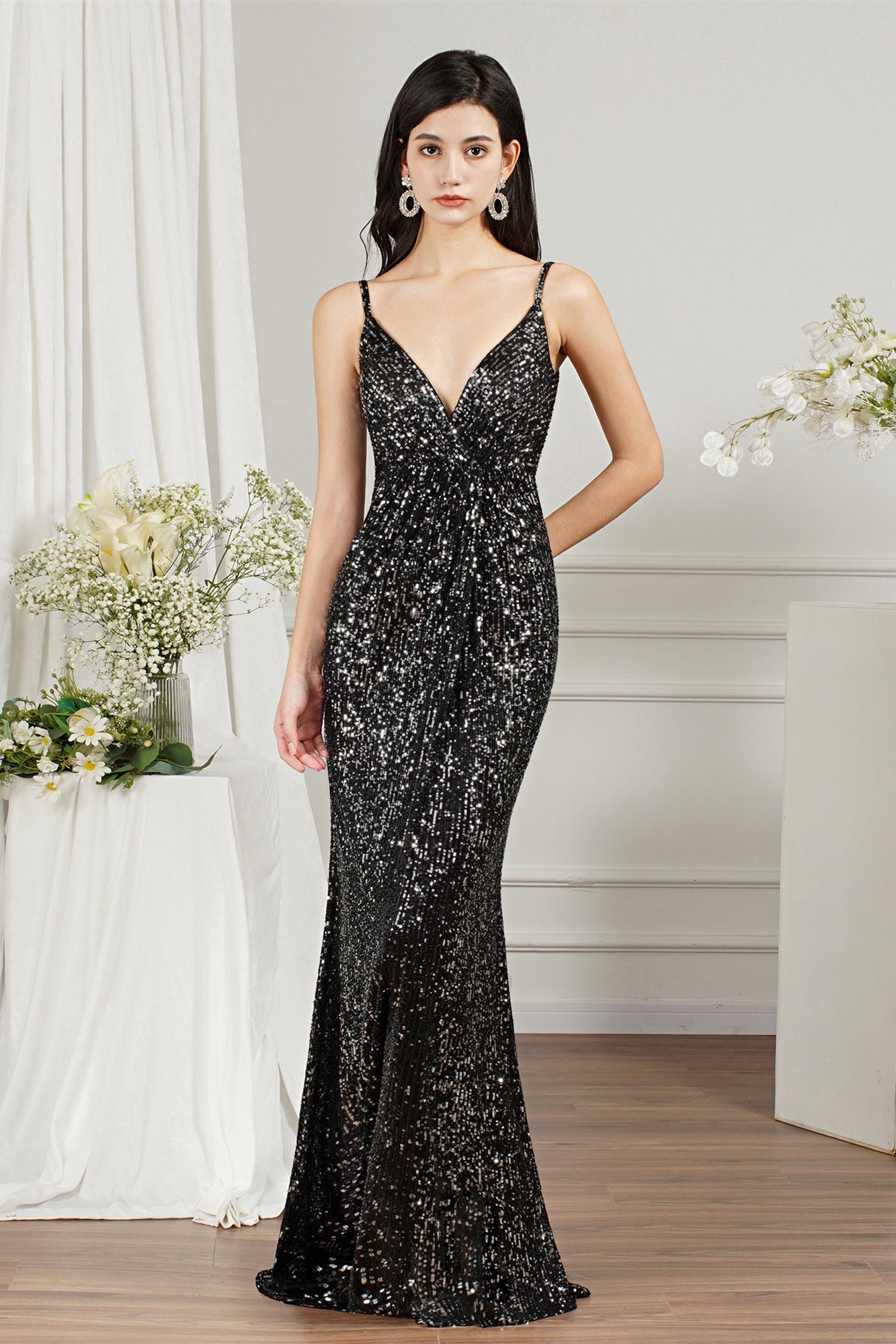 Vestido de dama de honor/baile de graduación con tirantes finos, escote en V y corte sirena hasta el suelo con lentejuelas brillantes