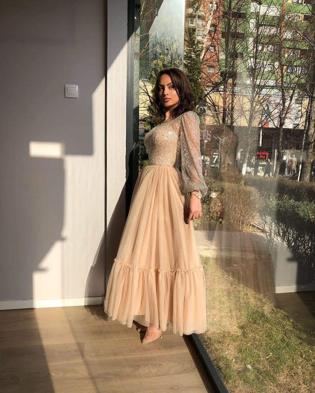 Short A-line Bateau Sequins Tea-length Tulle Prom Dresses with Sleeves