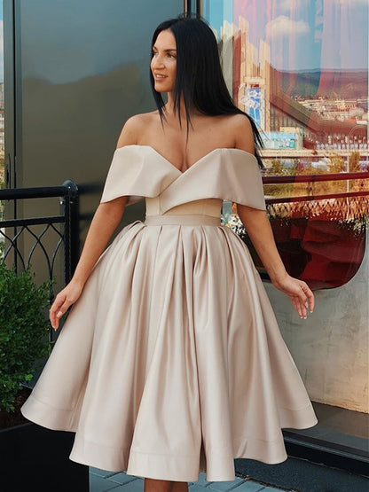 Kurzes A-Linien-Abendkleid aus Satin mit schulterfreiem Abschlussballkleid