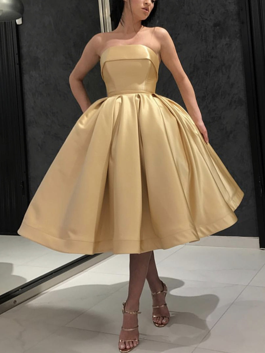 Vestidos de fiesta de satén cortos, sin tirantes, de corte A y longitud hasta la rodilla