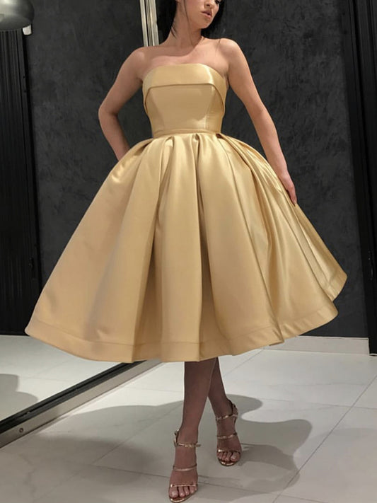 Kurzes A-Linien-Trägerloses Satin-Abschlussballkleid mit Teelänge
