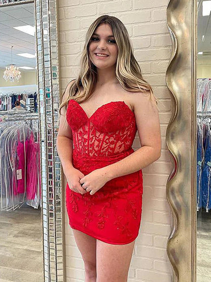 Kurzes Meerjungfrau-Abschlussballkleid mit Herzausschnitt und Spitze in Rot
