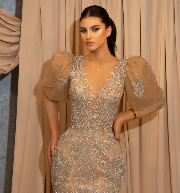 Vestido de fiesta sirena con mangas cortas abullonadas, escote en V, apliques de encaje y largo hasta el suelo