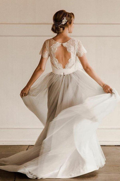 Kurzärmliges silbernes Brautkleid aus Spitze und Tüll mit Schärpe WD386