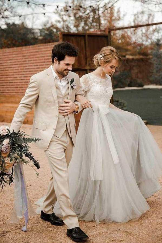 Kurzärmliges silbernes Brautkleid aus Spitze und Tüll mit Schärpe WD386