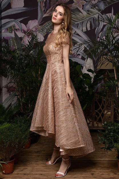 Kurzärmliges Hi-Lo-Cocktailkleid mit Pailletten und Perlen