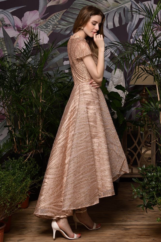 Kurzärmliges Hi-Lo-Cocktailkleid mit Pailletten und Perlen