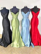 Simmy | Vestido de fiesta de satén estilo sirena con tirantes dobles y apliques