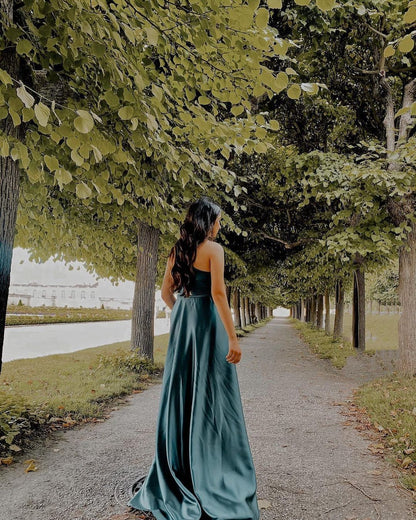 Schlichtes langes A-Linien-Ballkleid aus Satin mit einer Schulter