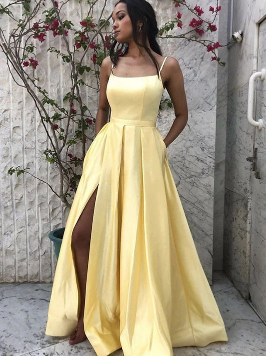 Schlichtes A-Linien-Ballkleid aus Satin mit Spaghettiträgern und langem Schlitz vorne und Taschen