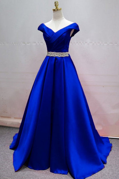Schlichtes langes Ballkleid aus Satin in A-Linie mit V-Ausschnitt und Kristallschärpe