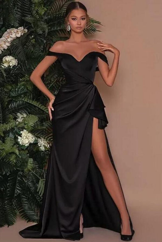 Schlichtes schwarzes langes schulterfreies Ballkleid im Meerjungfrauenstil mit Schlitz