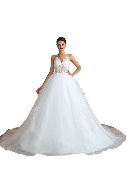 Schlichtes Neckholder-Ballkleid mit offenem Rücken und Spitzen-Brautkleid mit Kapellenschleppe
