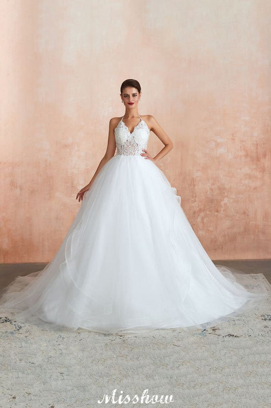 Schlichtes Neckholder-Ballkleid mit offenem Rücken und Spitzen-Brautkleid mit Kapellenschleppe