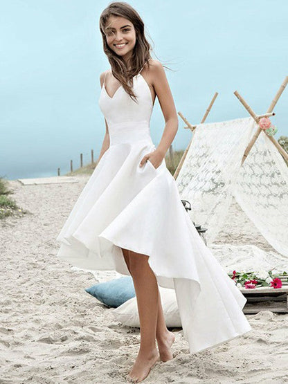 Schlichtes High Low A-Linie V-Ausschnitt Spaghettiträger Brautkleid mit Taschen