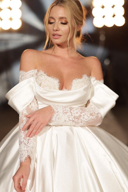 Einfaches langes A-Linien-Brautkleid mit schulterfreiem Prinzessinnen-Ausschnitt und Satinspitze und langen Ärmeln