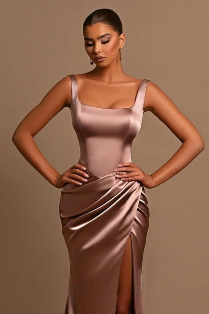 Einfaches langes A-Linien-Träger-Satin-ärmelloses Ballkleid mit Schlitz