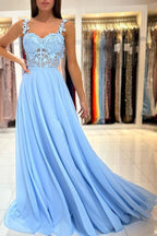 Schlichtes, langes, rückenfreies A-Linien-Ballkleid aus Chiffon und Spitze mit Herzausschnitt und Schlitz