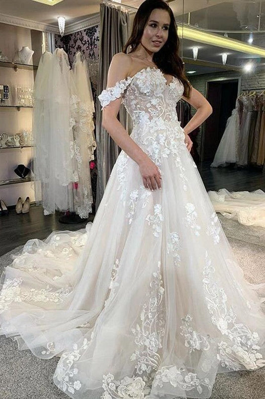Schlichtes langes A-Linien-Brautkleid aus Tüll mit schulterfreien Spitzenapplikationen