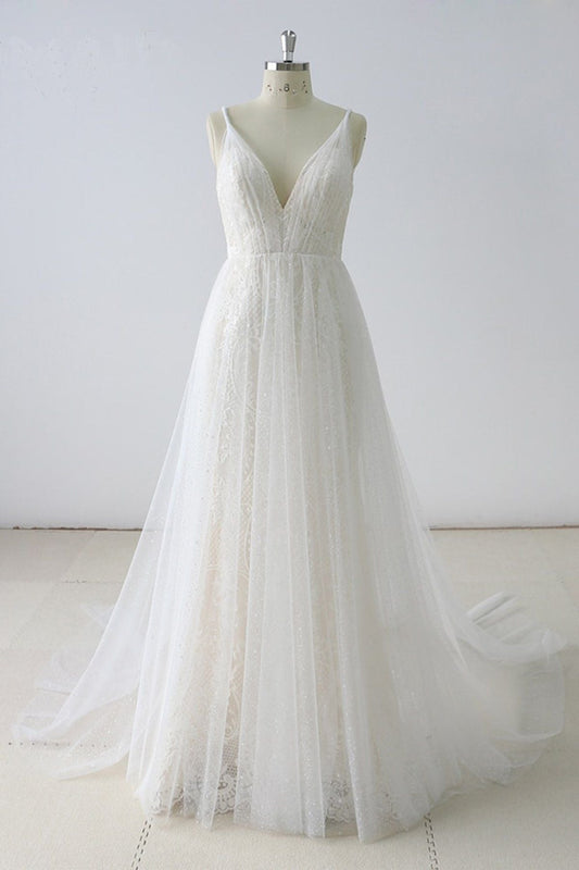 Schlichtes langes A-Linien-Brautkleid aus Tüll mit V-Ausschnitt