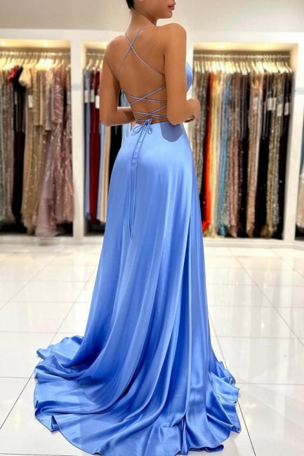 Vestido de noche sencillo de satén azul largo con escote en V y tirantes finos con abertura