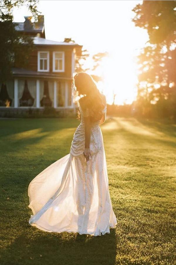 Vestido de novia sencillo de sirena largo con hombros descubiertos, lentejuelas y abertura