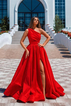 Vestido de noche sencillo, largo, rojo, de corte A, de satén, sin mangas, con un solo hombro y abertura