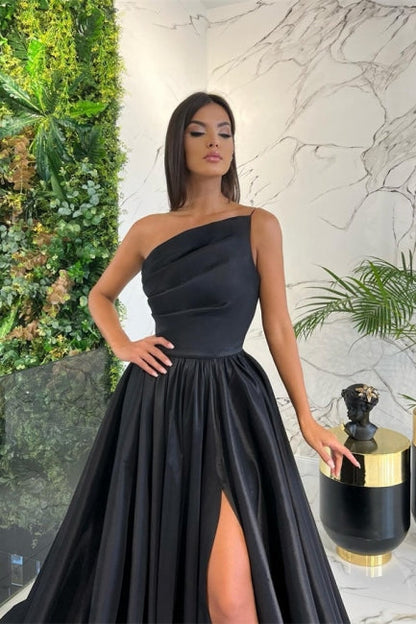 Einfaches langes rotes A-Linien-Ballkleid mit einer Schulter und ärmellosem Satin