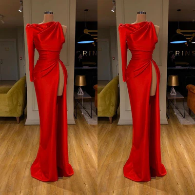 Schlichtes langes rotes Meerjungfrau-Ballkleid aus Satin mit Schlitz und langen Ärmeln