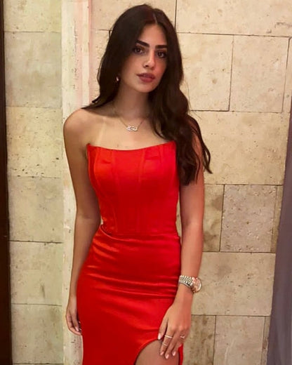 Einfaches langes rotes sexy ärmelloses Meerjungfrau-Ballkleid mit Schlitz