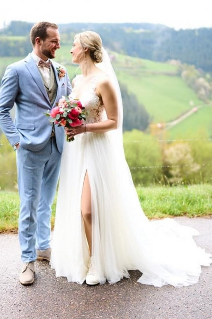 Schlichtes langes weißes A-Linien-Brautkleid mit V-Ausschnitt, ärmellos, Tüllspitze und Schlitz