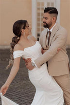 Vestidos de novia sencillos de sirena con hombros descubiertos y abertura