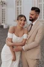 Vestidos de novia sencillos de sirena con hombros descubiertos y abertura