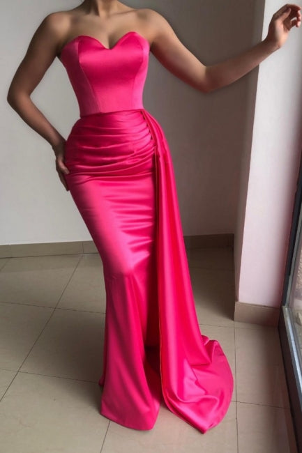 Vestido de fiesta sencillo de satén elástico con volantes, corte sirena, sin mangas y tirantes finos en color rosa
