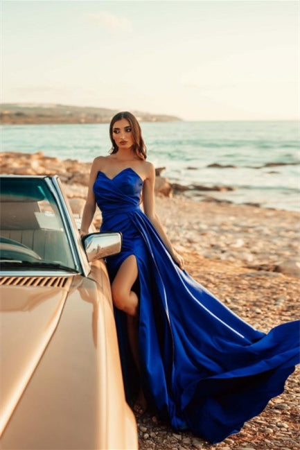 Einfaches königsblaues langes ärmelloses A-Linien-Ballkleid mit Schlitz