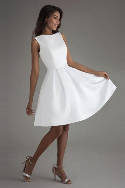 Vestidos de novia sencillos, cortos, blancos, sin mangas y con espalda descubierta