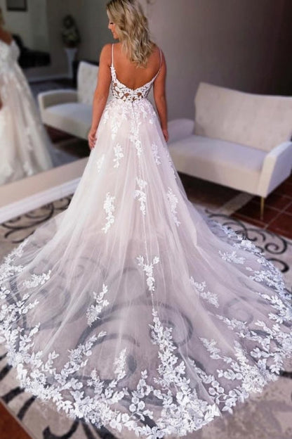 Vestidos de novia sencillos de corte A con escote en forma de corazón y espalda descubierta con encaje