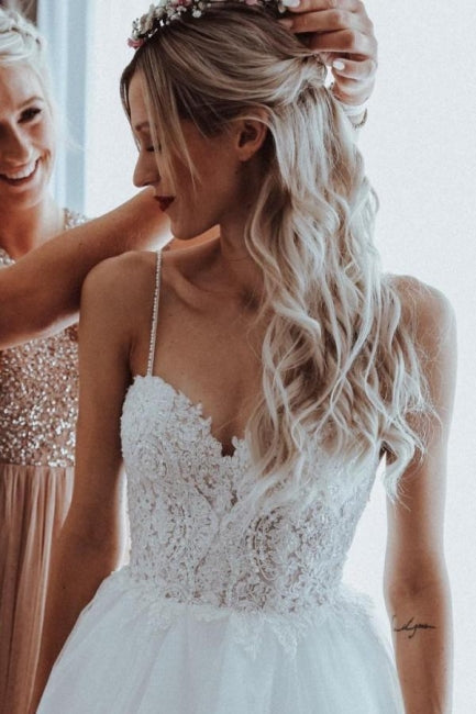 Vestidos de novia sencillos de corte A sin mangas con escote en forma de corazón y encaje